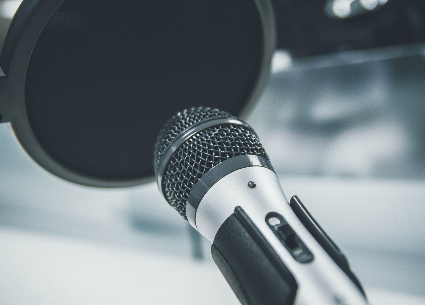 Podcast mic picture |Photo by NeONBRAND on Unsplash