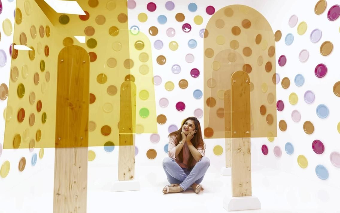 2 girls taking a selfie at Selfi Kingdom, Dubai