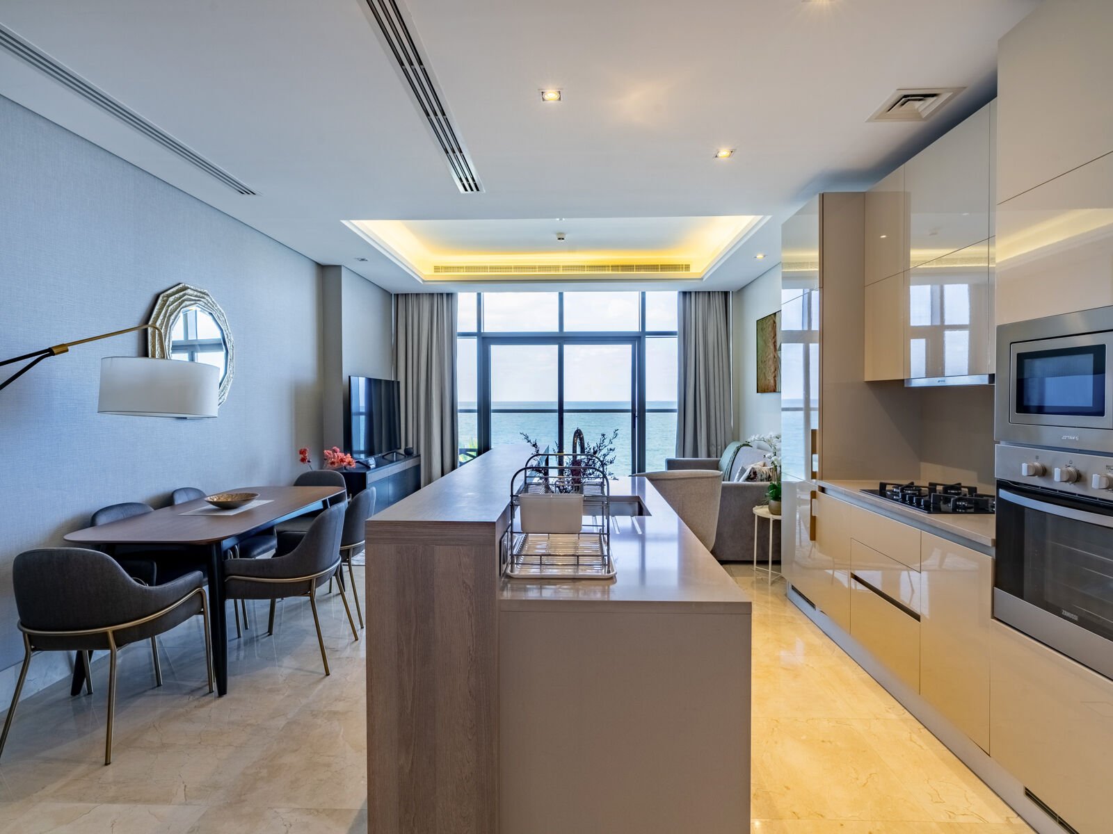 Fully furnished 2BR+maids with Panoramic Sea View., picture 1