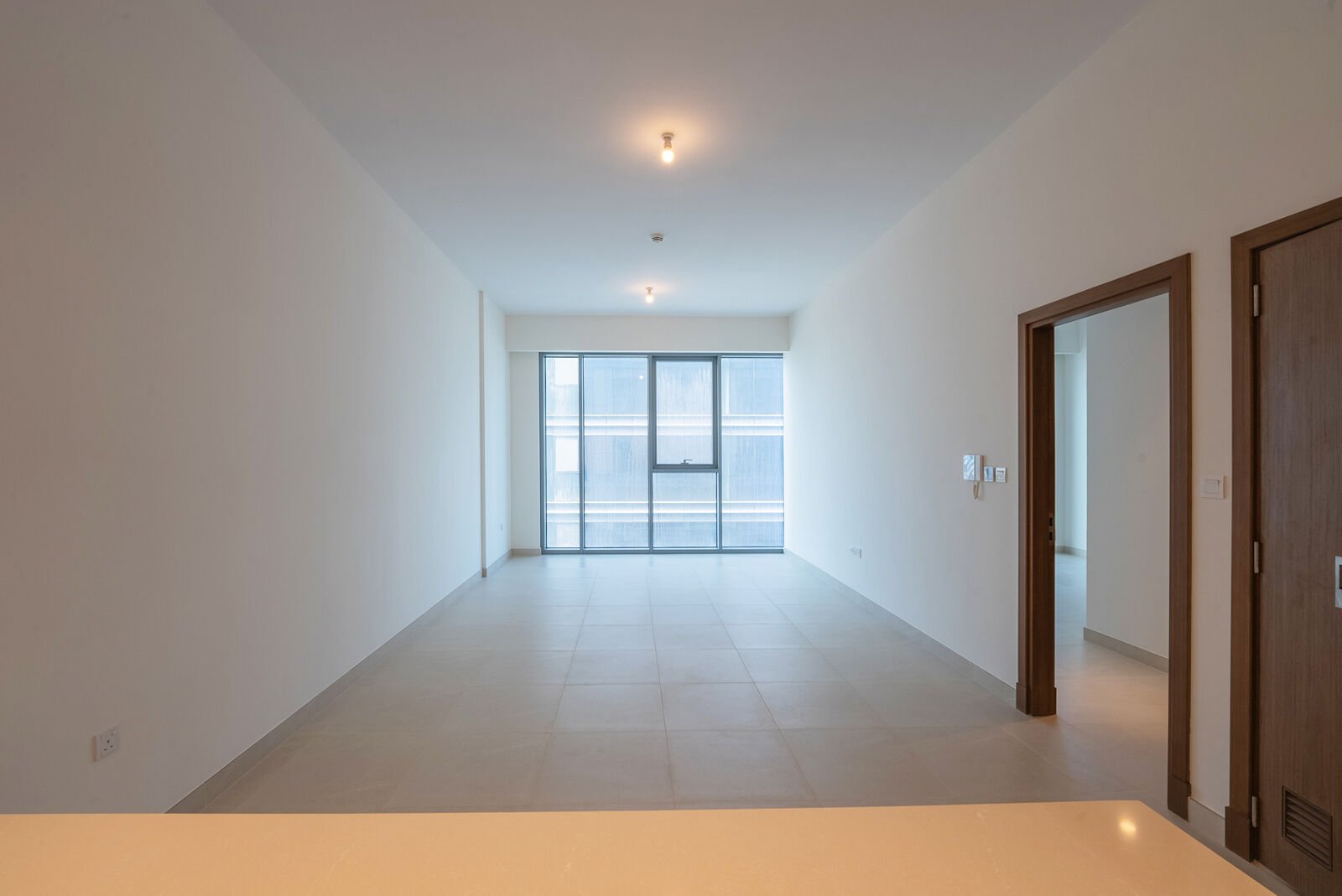 Canal Front | Luxurious Living | Prime Location, picture 1