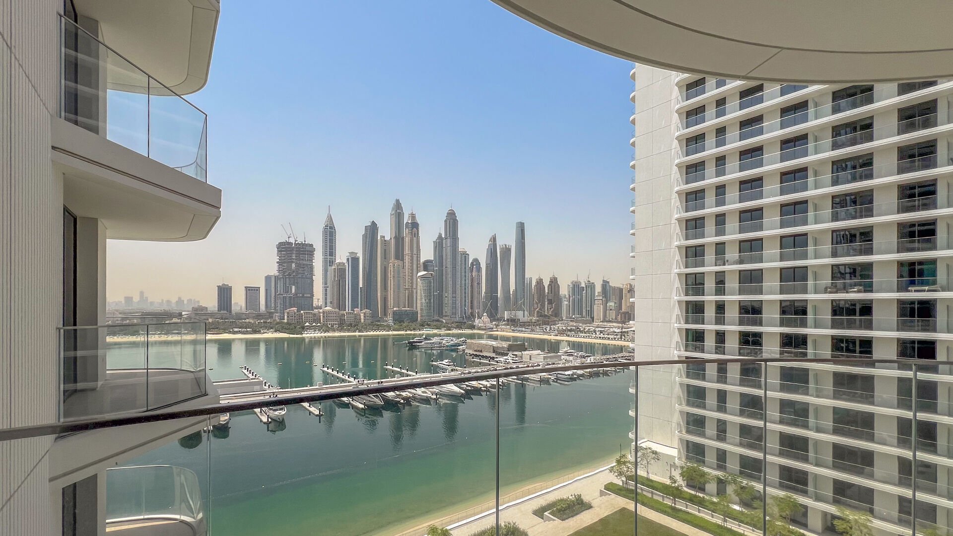 Stunning Coastal Living | Emaar Beachfront, picture 1