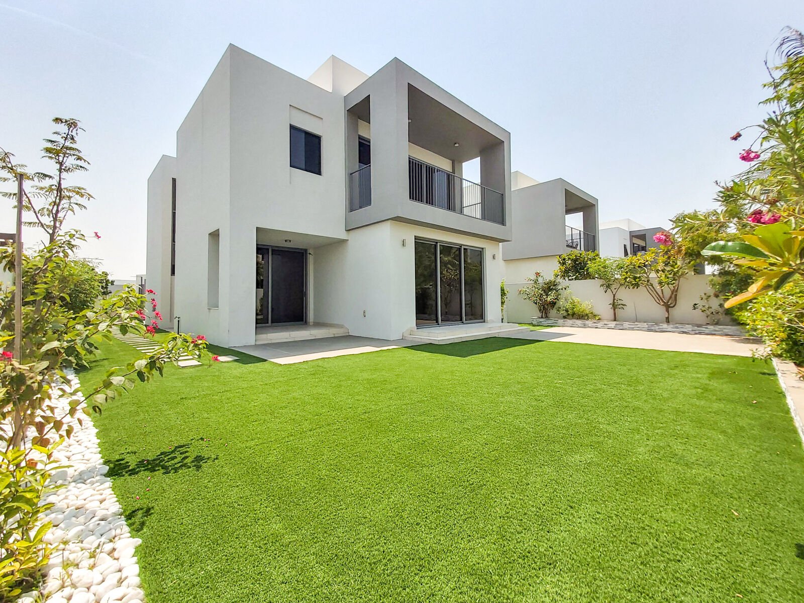 Fully Landscaped Villa | Close door Garage | Ready, picture 1