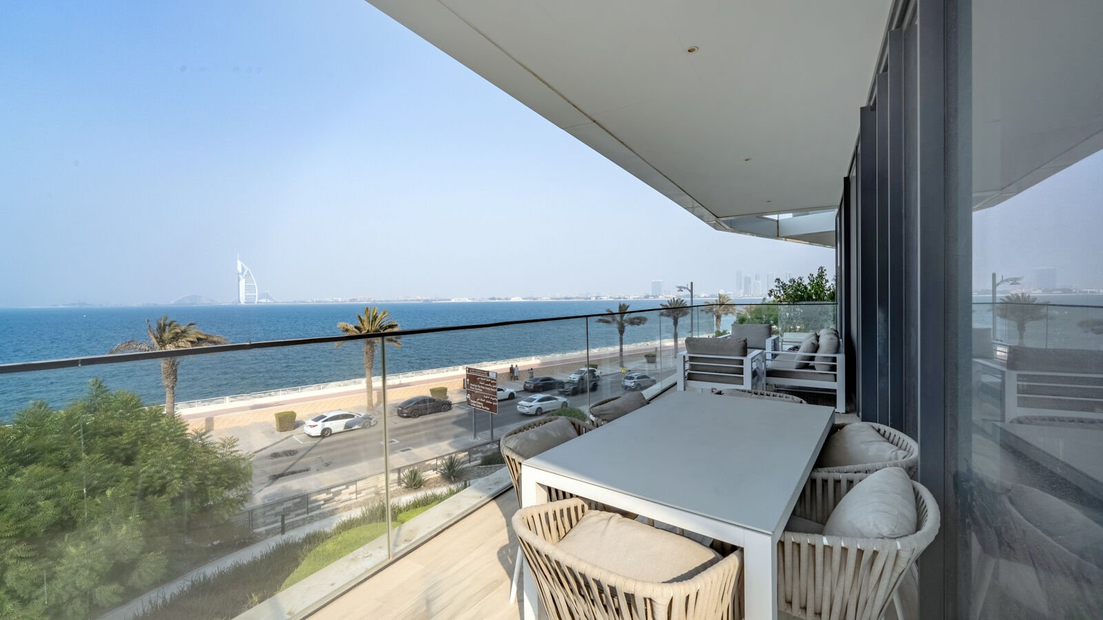 Furnished 2BR | Sea and Burj Al Arab View | Prime, picture 1