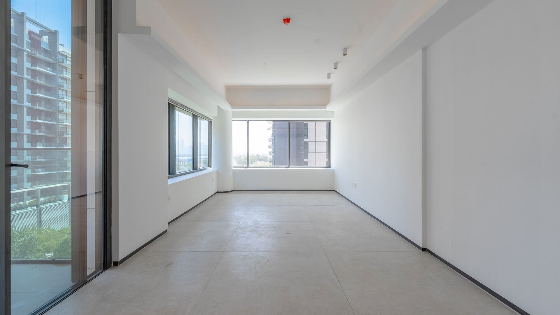 Bright and Modern Unit with Study | Pet-Friendly, picture 1