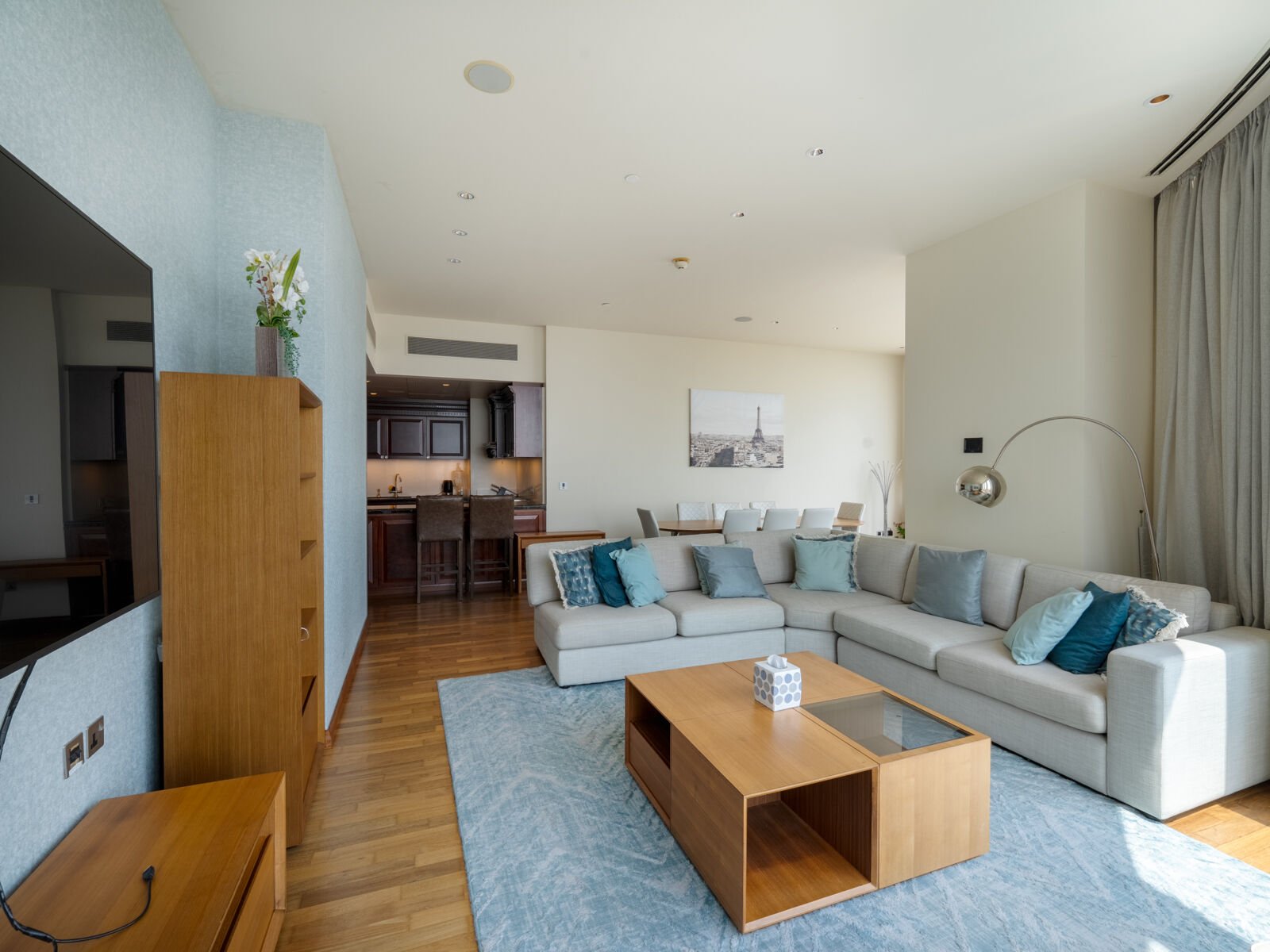 Skyline Luxury | High Floor | Premium Amenities, picture 1