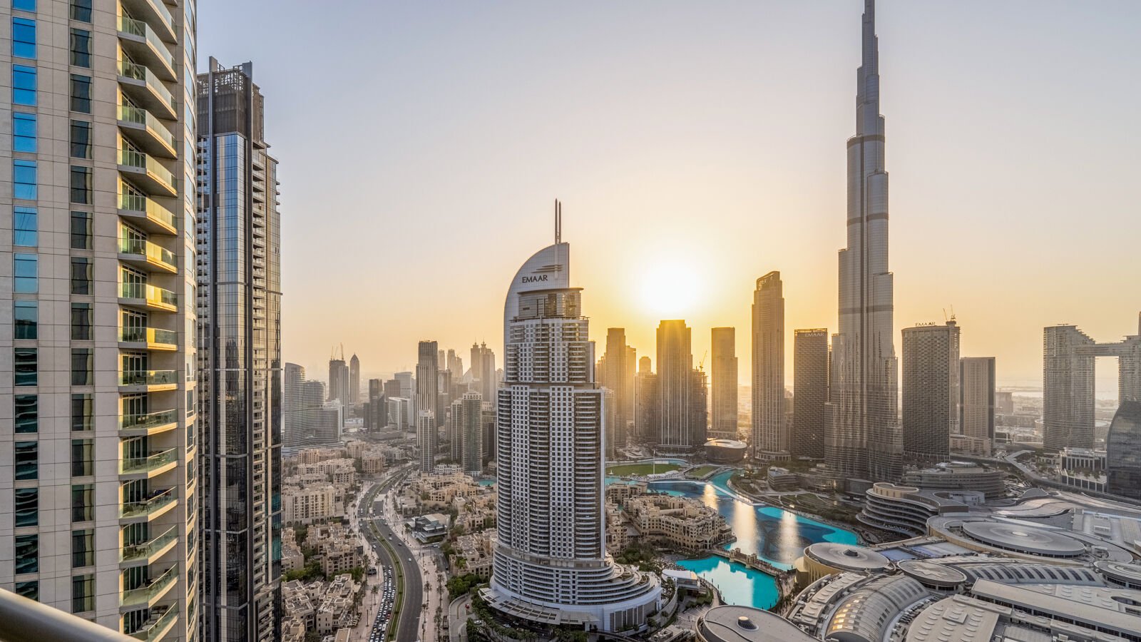 Skyline Serenity | Luxurious Living | 3-Bedroom Apartment, picture 1