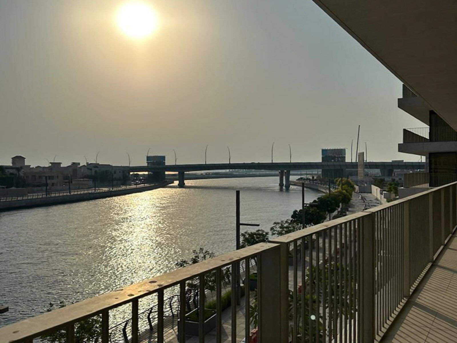 Elegant Eden House Apartment with Canal Views, picture 1