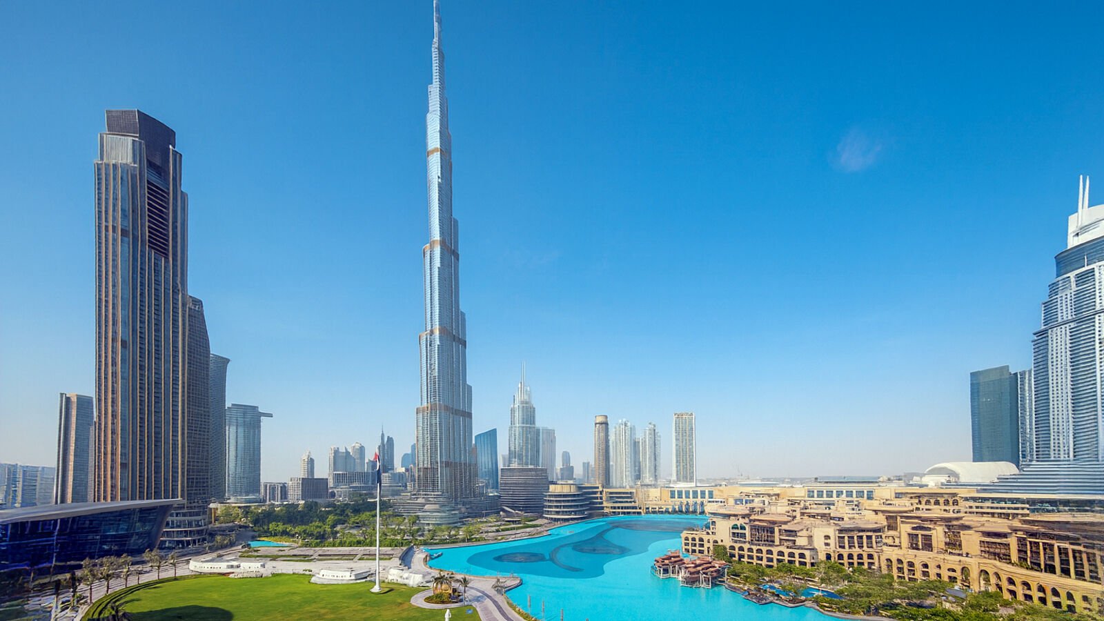 Skyline Sanctuary | Luxurious 3-Bedroom Apartment | Exceptional Amenities, picture 1