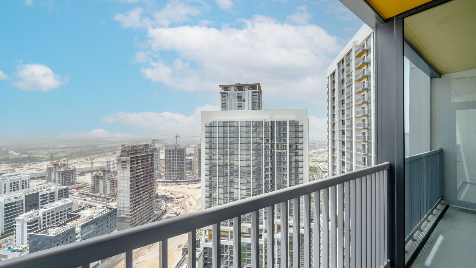 Exclusive | Vacant | High-Flr 2BR+M | Lagoon View, picture 1