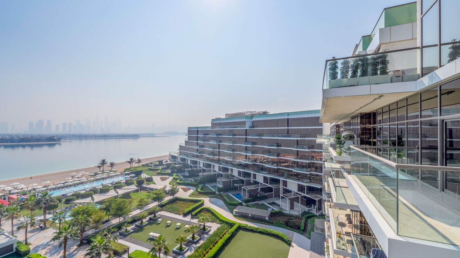 Exclusive Beachfront Penthouse on Palm Jumeirah, picture 1