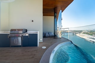 FOR RENT | Furnished | Canal and Skyline Views, picture 4