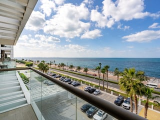 Fully furnished 2BR+maids with Panoramic Sea View., picture 3