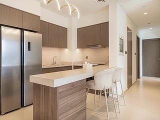 Upgraded l High floor l Blvd View l Vacant, picture 4