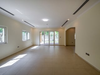 Exclusive listing | Vacant | Landscaped garden, picture 4