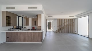 Luxury Corner Home | Near Park and Pool | Warranty, picture 4