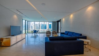 Rare Half floor unit with spectacular views, picture 3