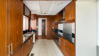 Skyline Sanctuary | Luxurious 3-Bedroom Apartment | Exceptional Amenities, picture 4