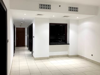 Burj Khalifa View | 2BR En-suite | Vacant mid Feb, picture 3