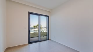 Stunning Waterfront Living | Exclusive 3BR Home, picture 4