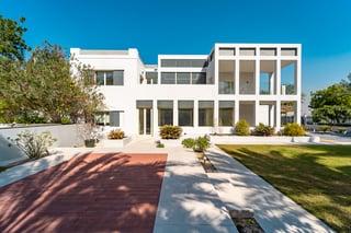 Private Pool | Lakeside Luxury | Available Now, picture 3