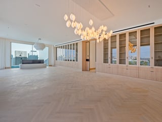 Exclusively Listed | High No | Vacant, picture 3