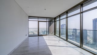 Luxury Living| Stunning Waterfront view| Top Floor, picture 4