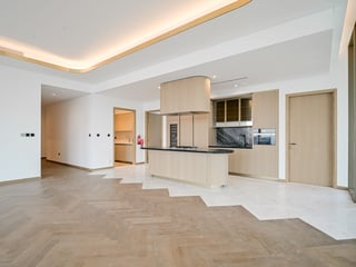 Refined Waterfront Apartment in Business Bay, picture 4