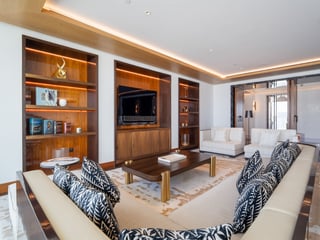 Skyline Luxury | Exquisite 4-Bedroom | Unrivaled Amenities, picture 4