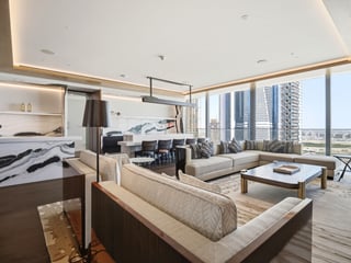 Skyline Luxury | Exquisite 4-Bedroom | Unrivaled Amenities, picture 3