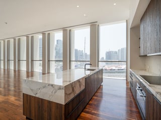 Prime 4-BR Apartment | Canal View | Business Bay, picture 4