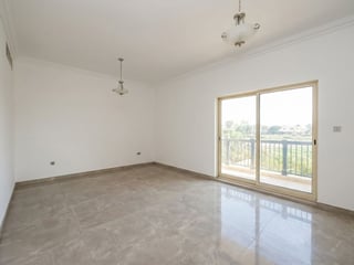 Coveted Jumeirah Islands Villa with Lake Views, picture 4
