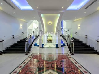 Stunning Villa with Lake Views and Elite Amenities, picture 4