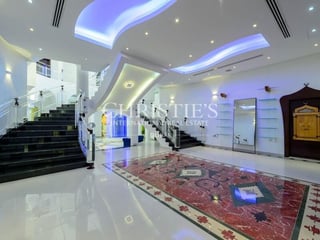Stunning Villa with Lake Views and Elite Amenities, picture 3