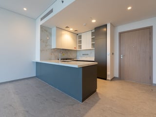 Sophisticated Business Bay Waterfront Apartment, picture 4