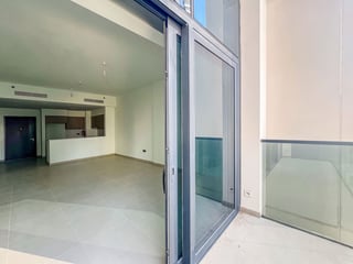 Elegant Downtown Apartment with Burj Khalifa View, picture 4