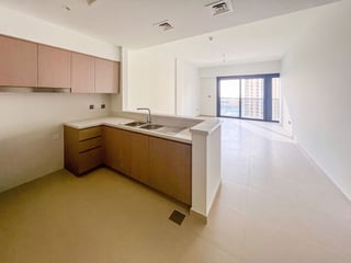 Elegant Downtown Apartment with Burj Khalifa View, picture 3