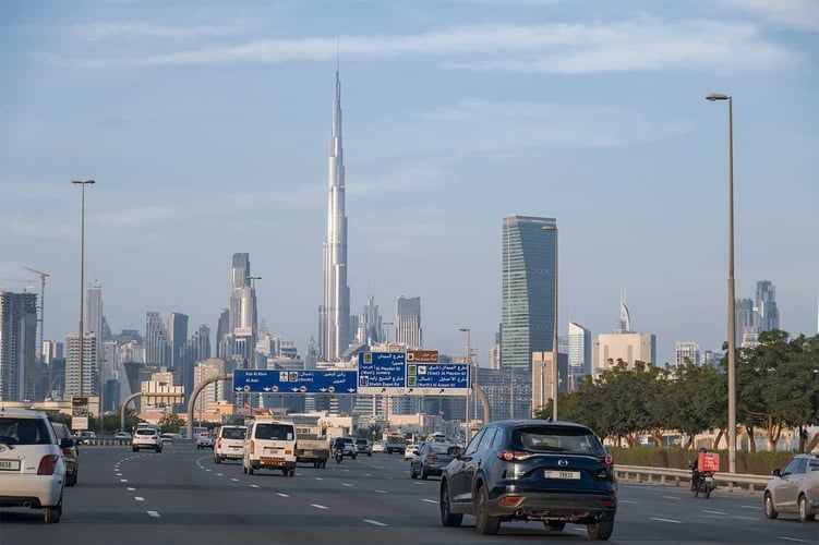 Navigating Dubai with Ease: Cars, Metro, & Apps Guide