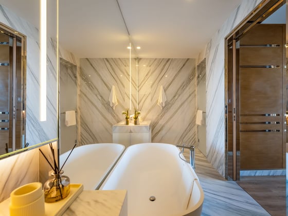 Upgraded Luxury Apartment with Sweeping Sea Views, picture 10