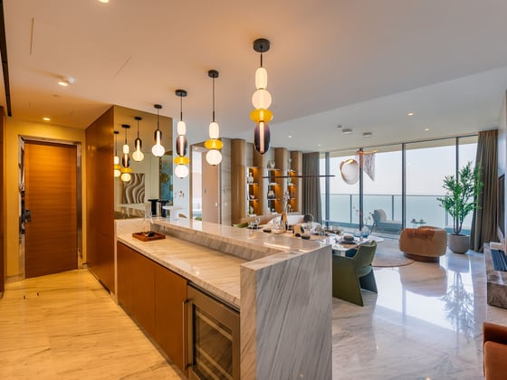 Upgraded Luxury Apartment with Sweeping Sea Views, picture 4