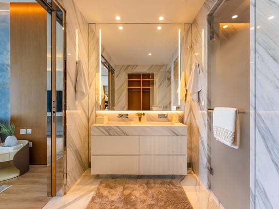 Upgraded Luxury Apartment with Sweeping Sea Views, picture 11