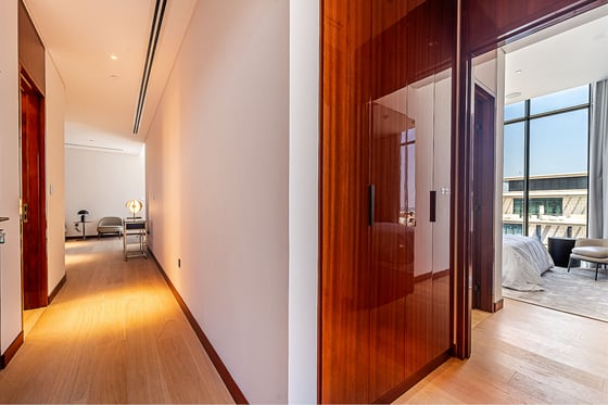 FOR RENT | Furnished | Canal and Skyline Views, picture 16