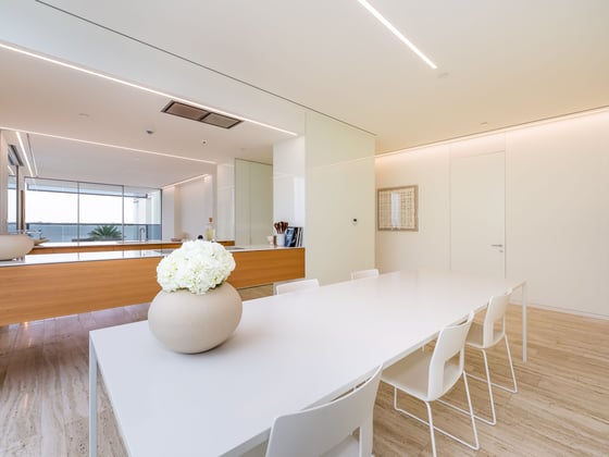 Luxurious 3B+Maids /Branded Furniture / Sea Views, picture 5