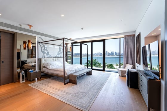 Fully Upgraded with Palm and Beach View, picture 15