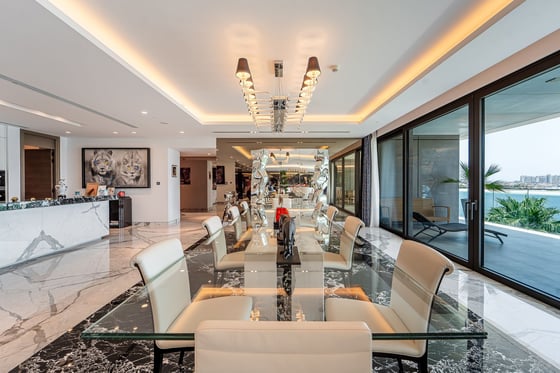 Fully Upgraded with Palm and Beach View, picture 7