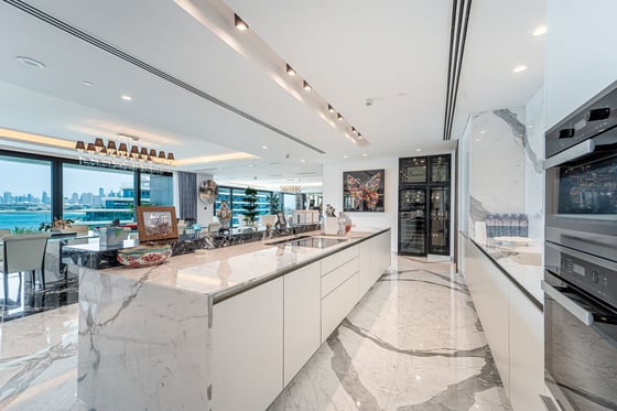 Fully Upgraded with Palm and Beach View, picture 11