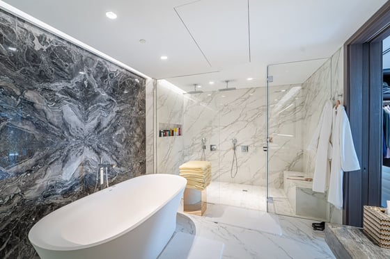 Fully Upgraded with Palm and Beach View, picture 21