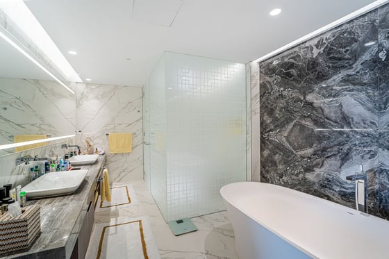 Fully Upgraded with Palm and Beach View, picture 20