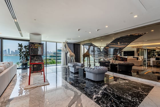 Fully Upgraded with Palm and Beach View, picture 6