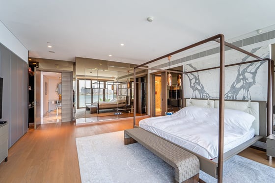 Fully Upgraded with Palm and Beach View, picture 16