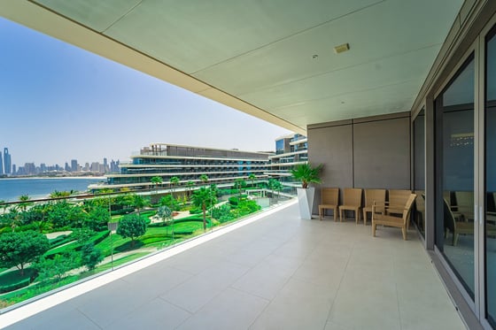 Fully Upgraded with Palm and Beach View, picture 36